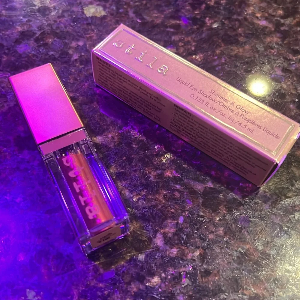 STILA SHIMMER & GLOW EYESHADOW - Pigalle - Shimmering cool cranberry